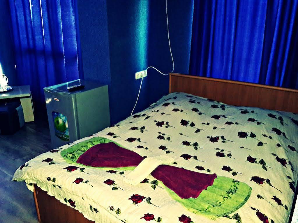 Visit Hotel Tbilisi Eksteriør bilde